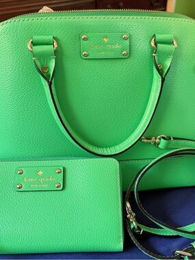 New without tags. Kate Spade Kelly Green Leather Satchel with Wallet